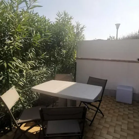 T2 Climatisé, Proche Mer, Parking, Terrasse, Pour 2 Personnes à - Fr-1-607-109 Apartamento