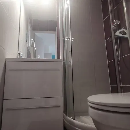 T2 Climatise Proche Avec Parking - Fr-1-607-109