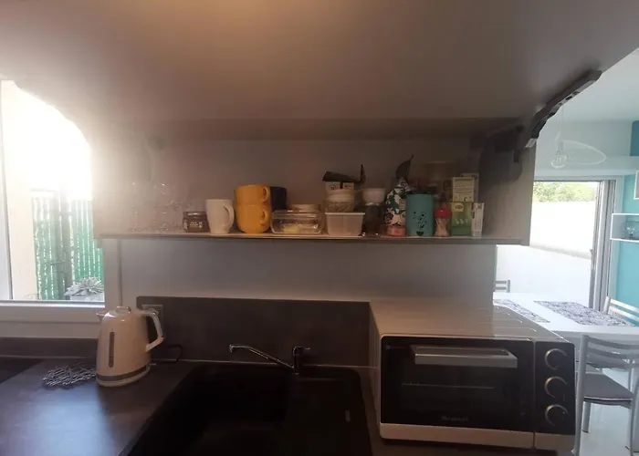 T2 Climatise Proche Avec Parking - Fr-1-607-109 Apartment