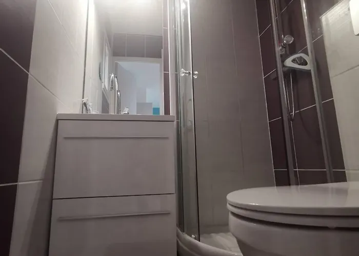 T2 Climatise Proche Avec Parking - Fr-1-607-109